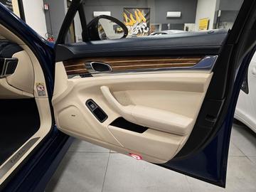 2009 Porsche PANAMERA — миниатюра 14