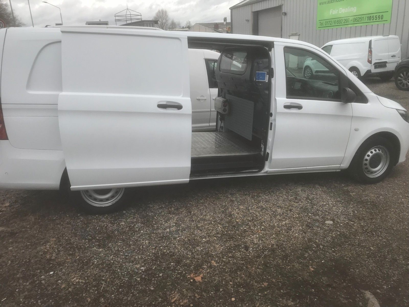 Fahrzeugabbildung Mercedes-Benz Vito Kasten 114 RWD extrala,Automatic,90910Km