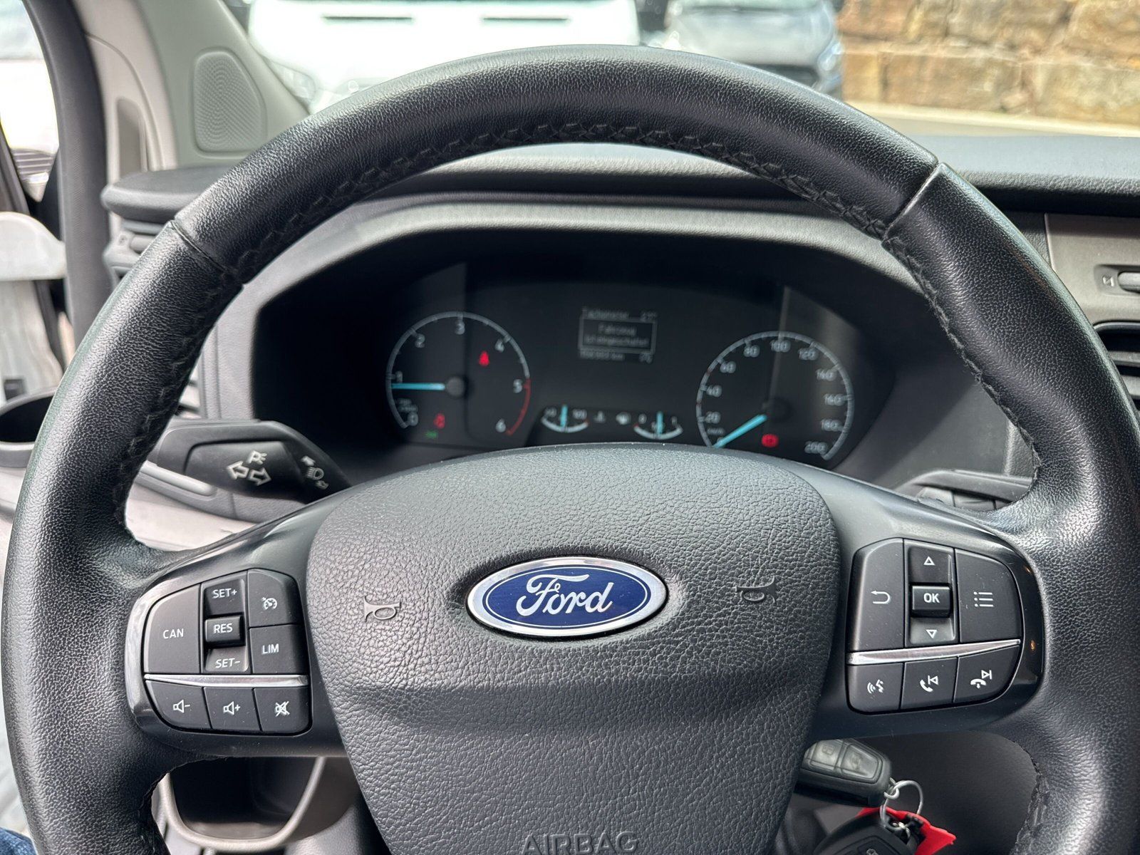 Fahrzeugabbildung Ford Transit Custom 2.0 TDCi 320 L1 Trend #6Sitzer