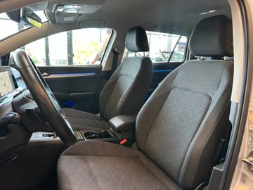 Volkswagen Golf *1.HAND*19%MWST*TEMPO*AHK*LED*