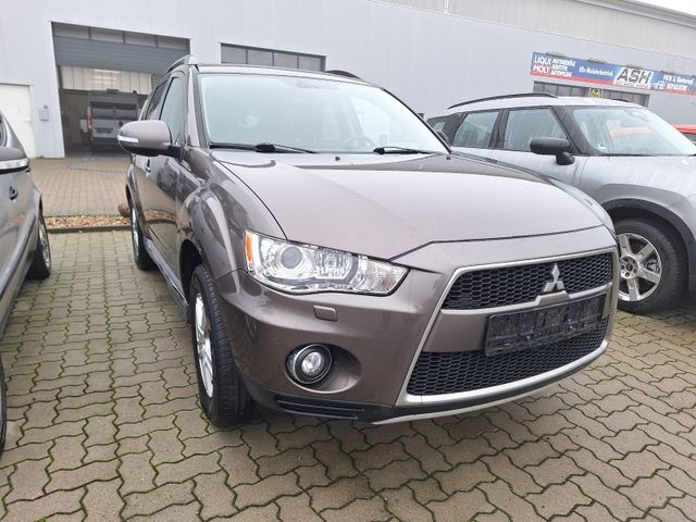 Mitsubishi Outlander Invite 4WD