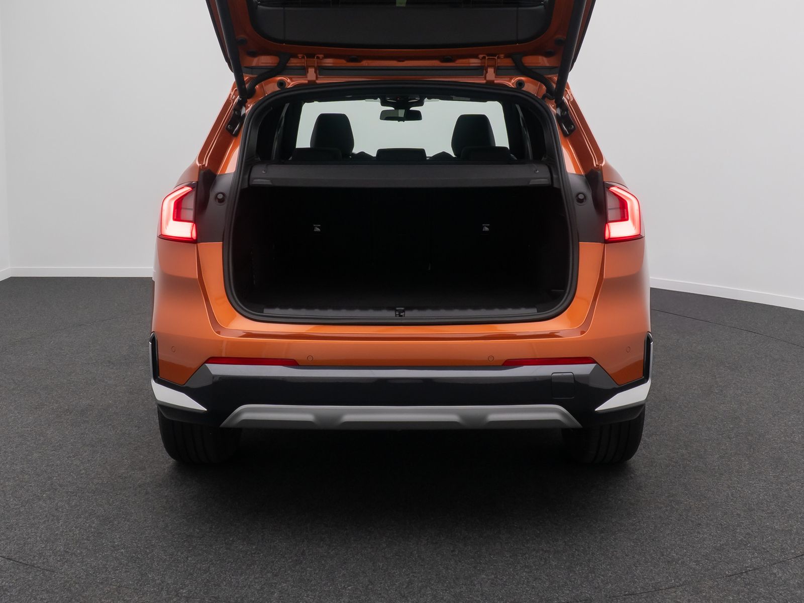 Fahrzeugabbildung BMW X1 xD23d xLine Panoram 360&deg;HUD AHK H/K DAB Voll