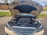 Mercedes-Benz E 200 (Als Taxi nur 2 Jahre benutzt)  TÜV NEU! 