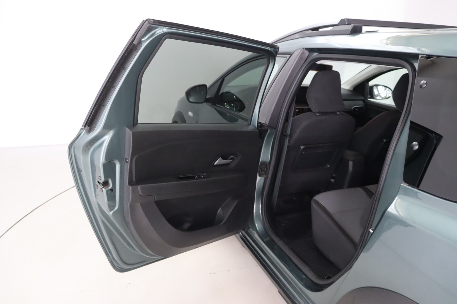 Fahrzeugabbildung Ford Grand C-Max 1.0 Cool & Connect * Navi * SHZ HU/A