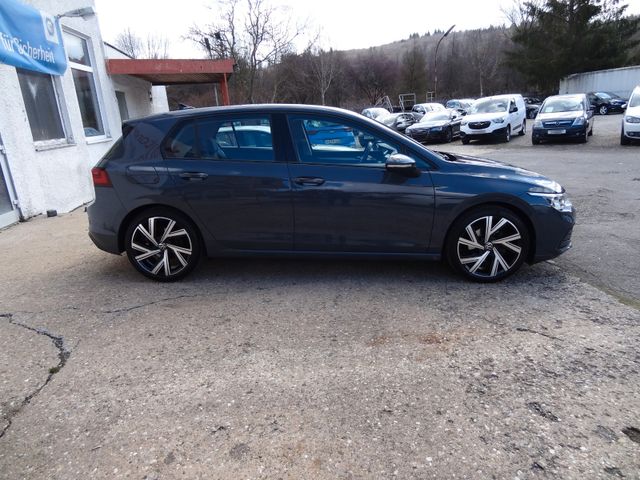Fahrzeugabbildung Volkswagen Golf VIII Lim. Life/Virtual/LED/Navi/PDC/2.Hd/