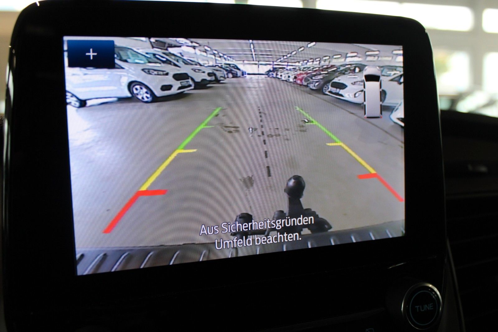 Fahrzeugabbildung Ford Transit Custom TREND 9-Sitzer Klima AHK NAVI uvm