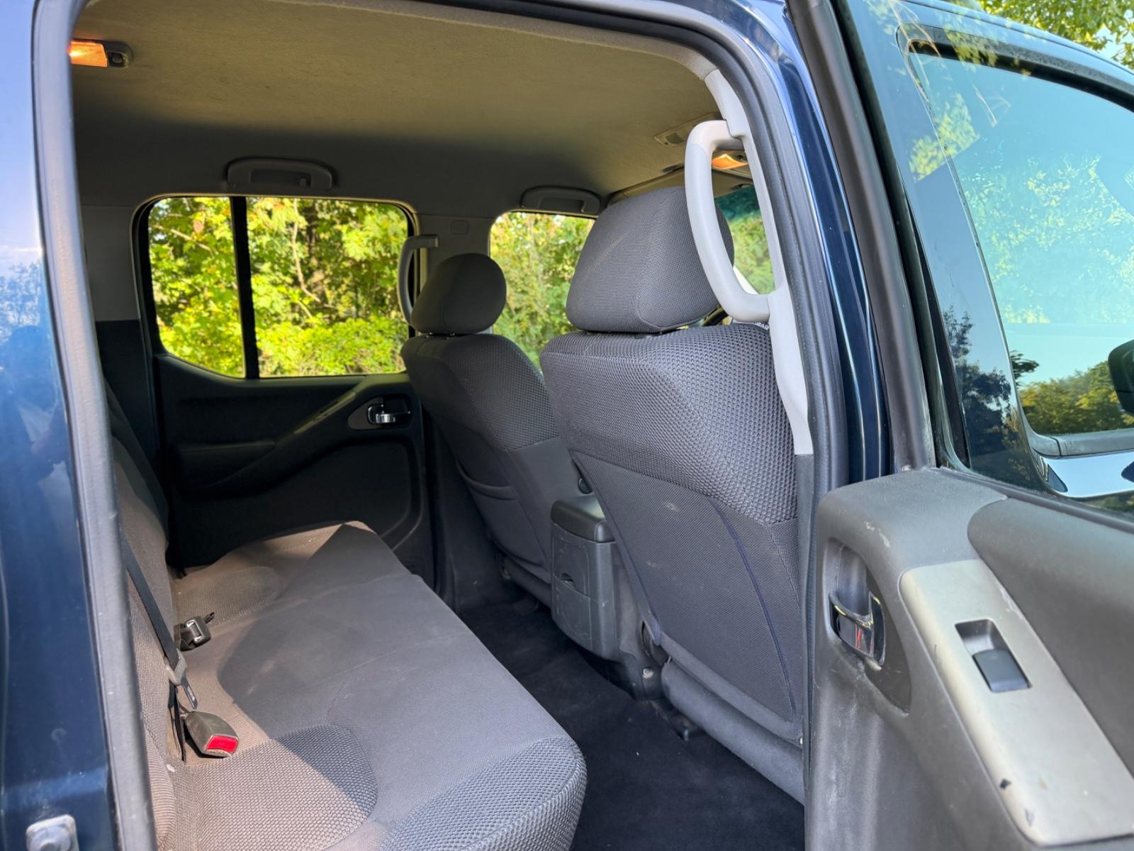 Nissan Navara D40 Double Cab 2.5 dCi 171 ch • BVA • 4x4 • Toit Ouvrant • Sièges chauffants