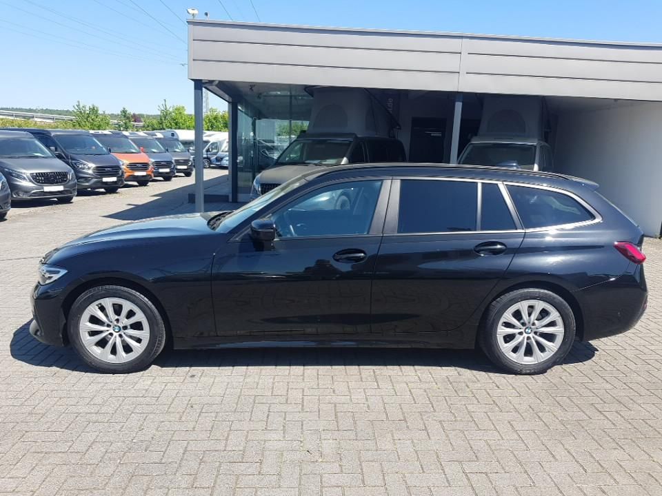 BMW 320d Touring xDRIVE ADVANTAGE LIVE RFK NAVI LED imagem 3