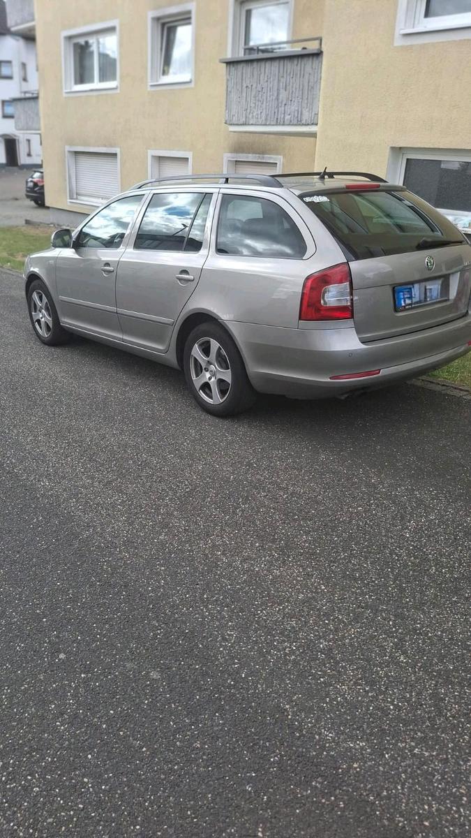 Skoda Octavia 2011 — interior