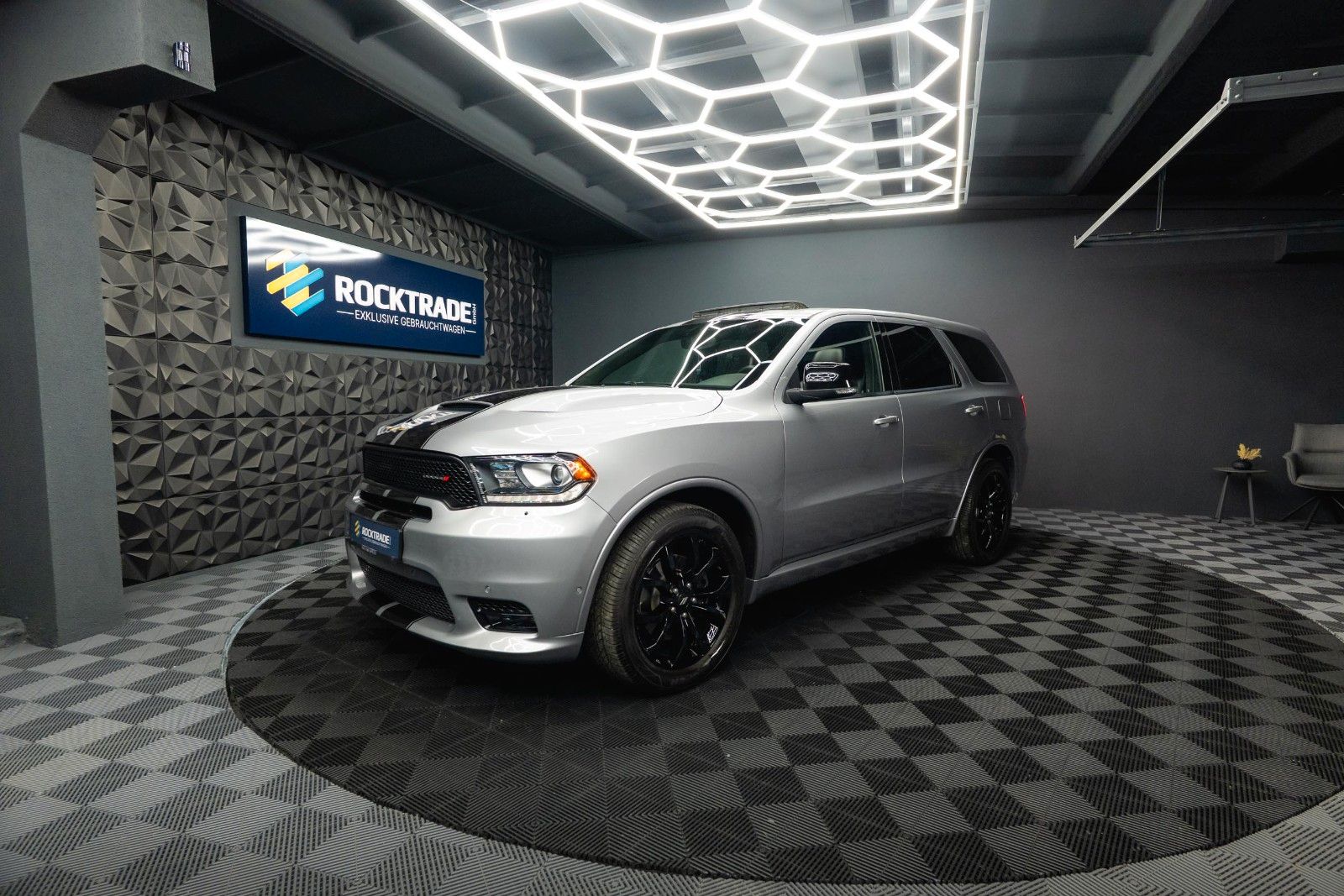 Fahrzeugabbildung Dodge Durango 5.7 V8 R/T 4x4 Night-Paket *7 Sitze*19%*