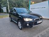 Mitsubishi Outlander II mit polnische Kenn... - Mitsubishi Outlander aus 2011 mit Diesel-Antrieb