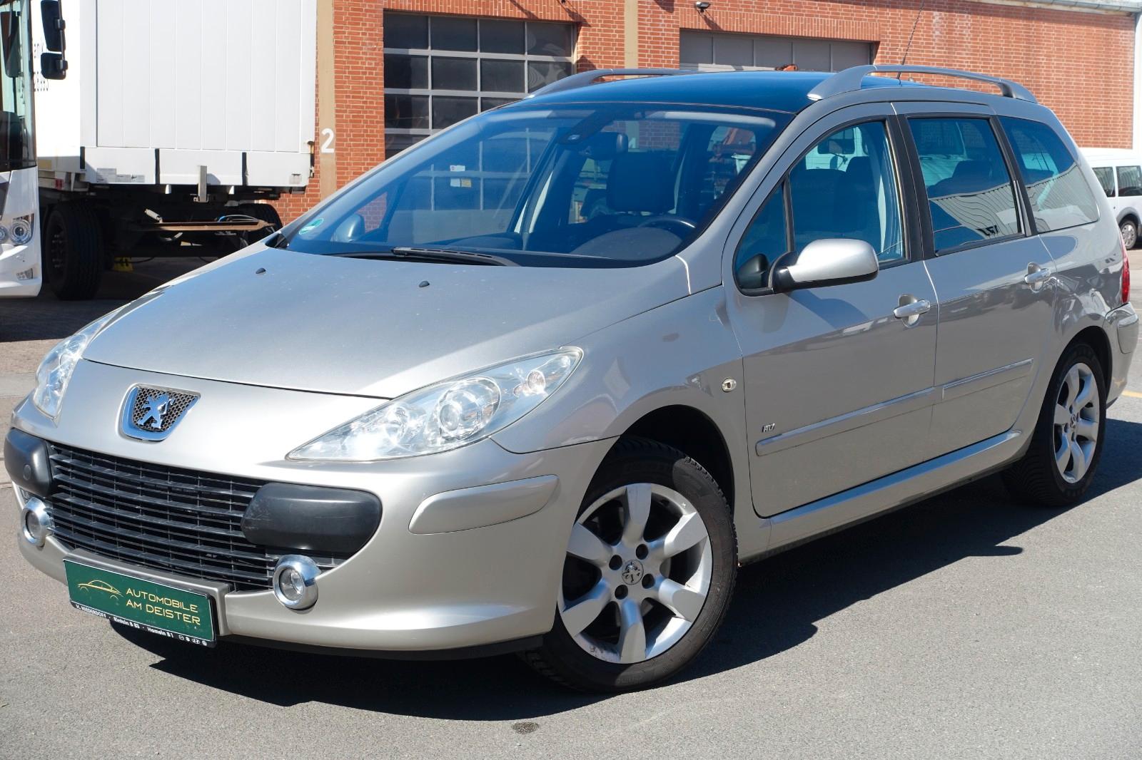 Peugeot 307 2005 — rear view