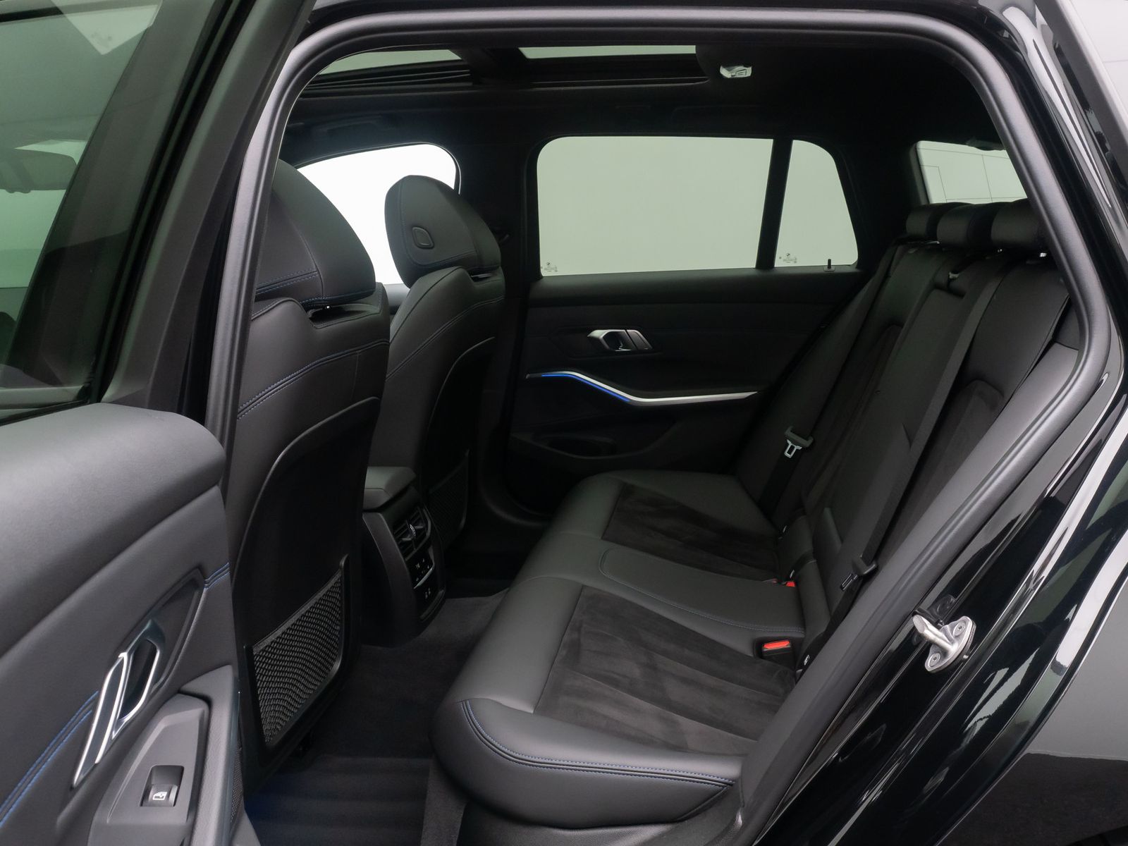 Fahrzeugabbildung BMW 320d M Sport Panorama DAB Laser HiFi Komfort