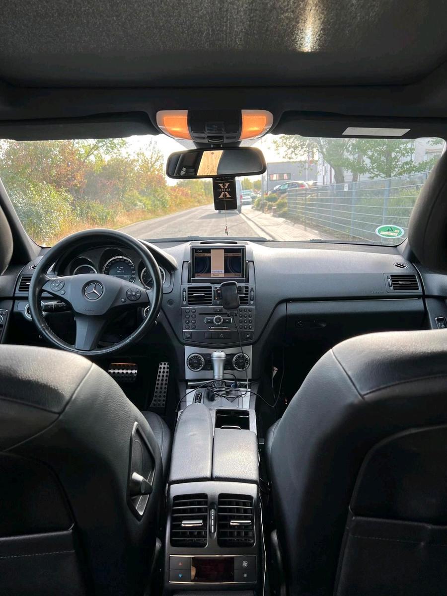 Mercedes-Benz C230 2009 — photo 8