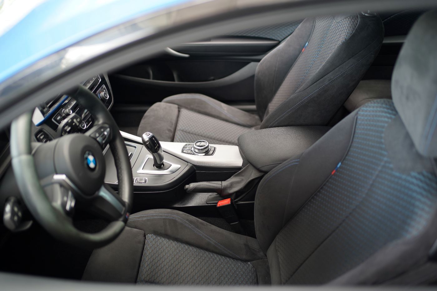 Fahrzeugabbildung BMW 118iA M-Sport KlimaA+LED+Navi+PDC+SHZ+Multi-Lenk