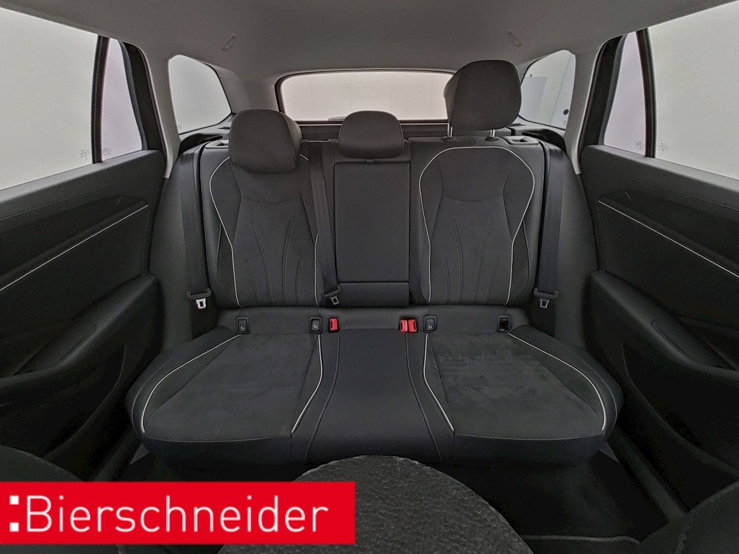 Volkswagen Passat Variant - Bild 9