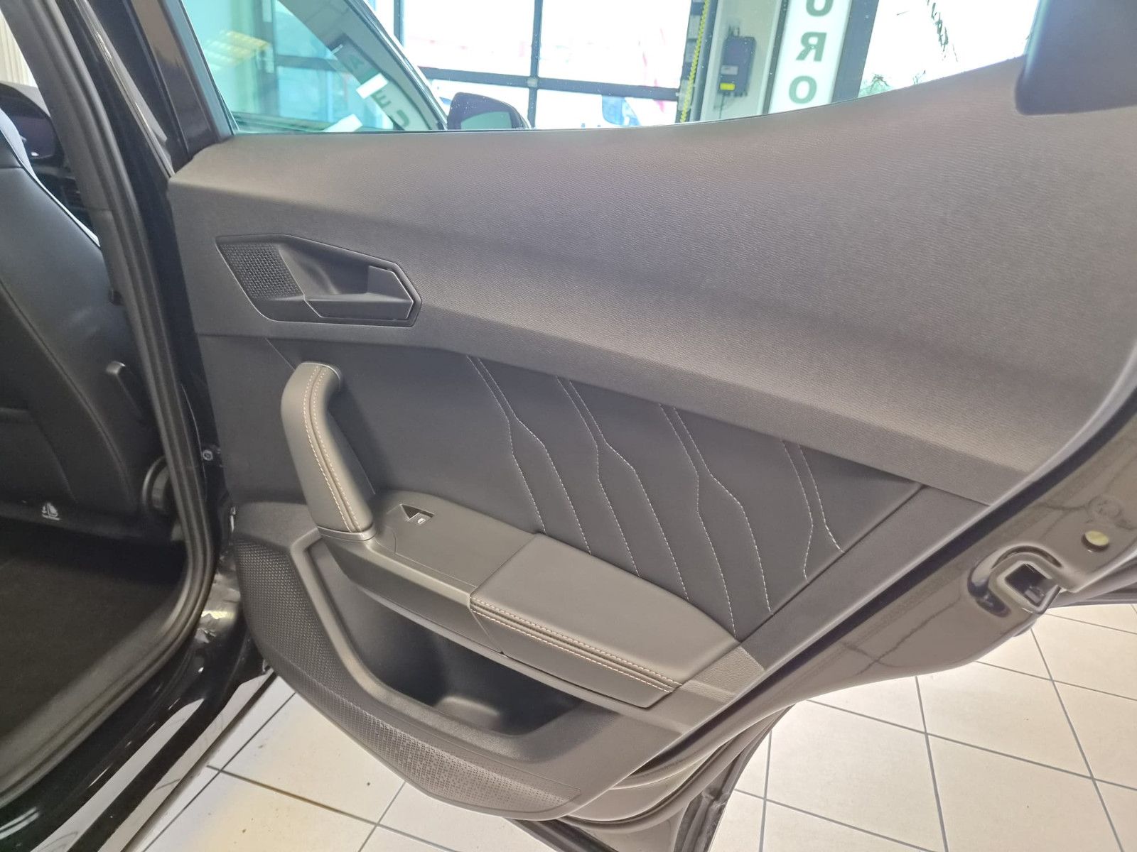 Fahrzeugabbildung CUPRA Formentor VZ e-Hybrid / GEPFLEGT / 1. HAND