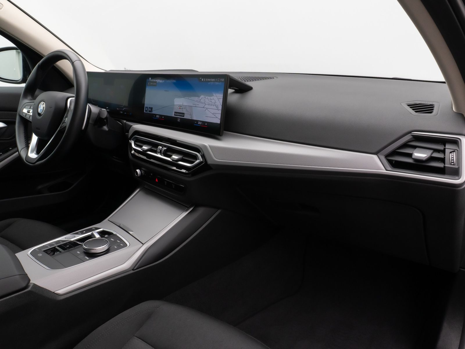 Fahrzeugabbildung BMW 318i HUD DAB CockPitPro PDC Geschwindigkeitsreg