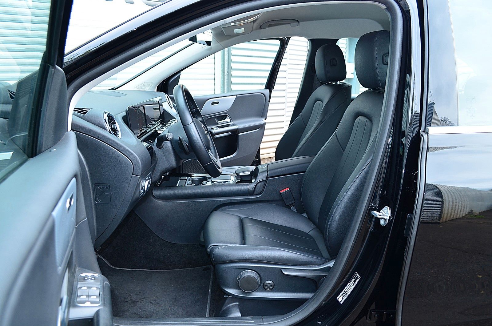 Mercedes-Benz B 200d "Navi/Leder/LED/MBUX/AHK" foto 18