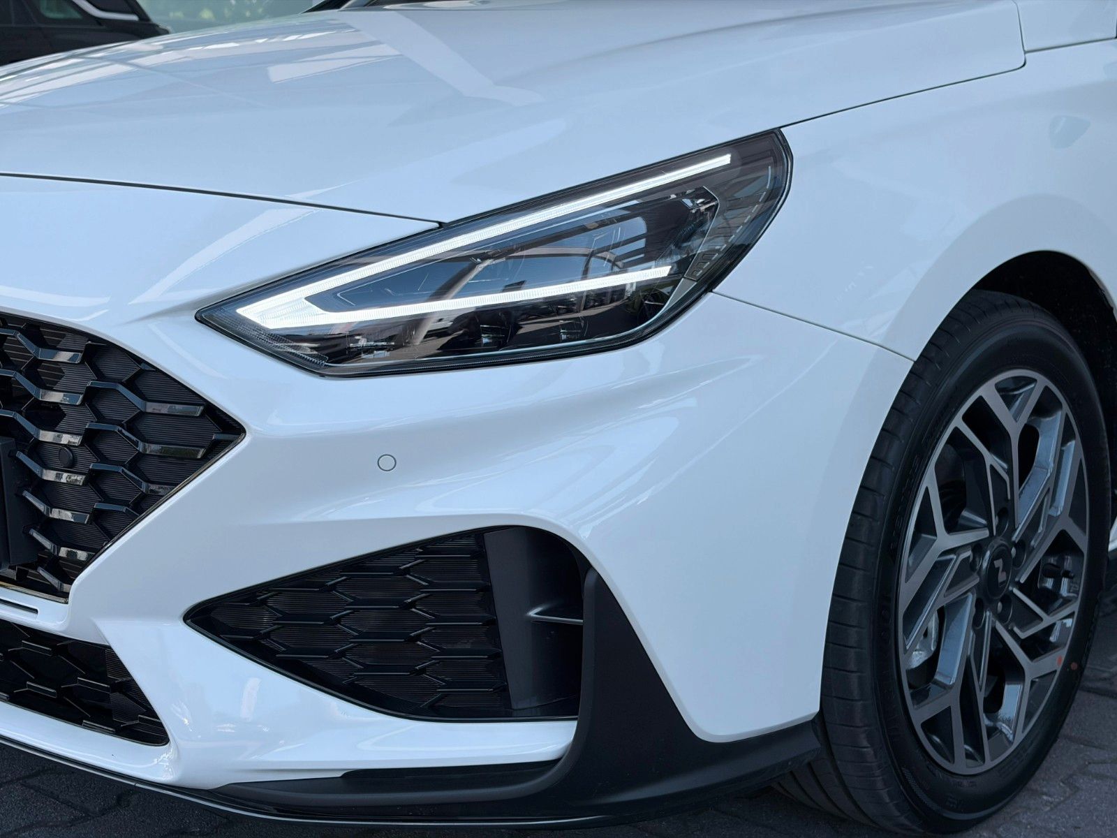 Fahrzeugabbildung Hyundai i30 1.6 T-GDI N Line Kamera,LED,Navi,Pano,SHZ,SD