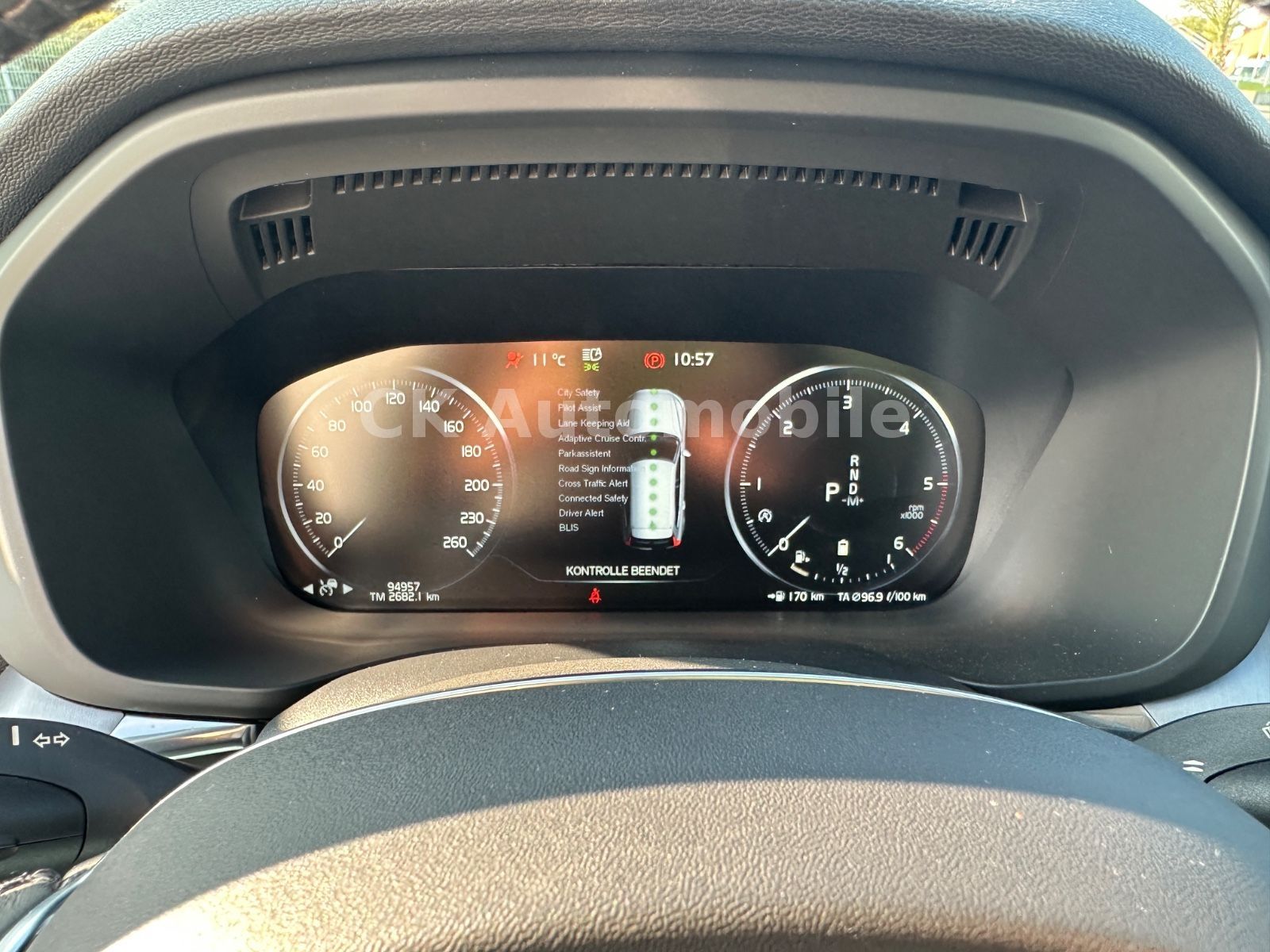 Fahrzeugabbildung Volvo XC60 B4 Momentum Pro AWD/Navi/Leder/Pano/LED/Kam