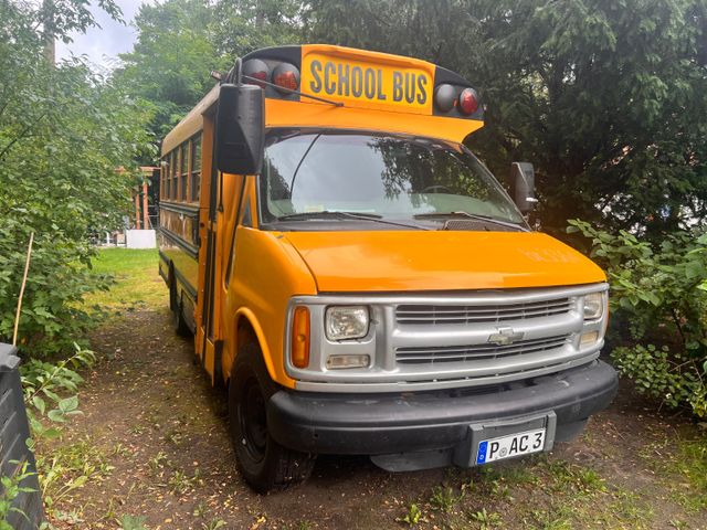 General Motors GMC Ausgebauter Original US-Schoolbus