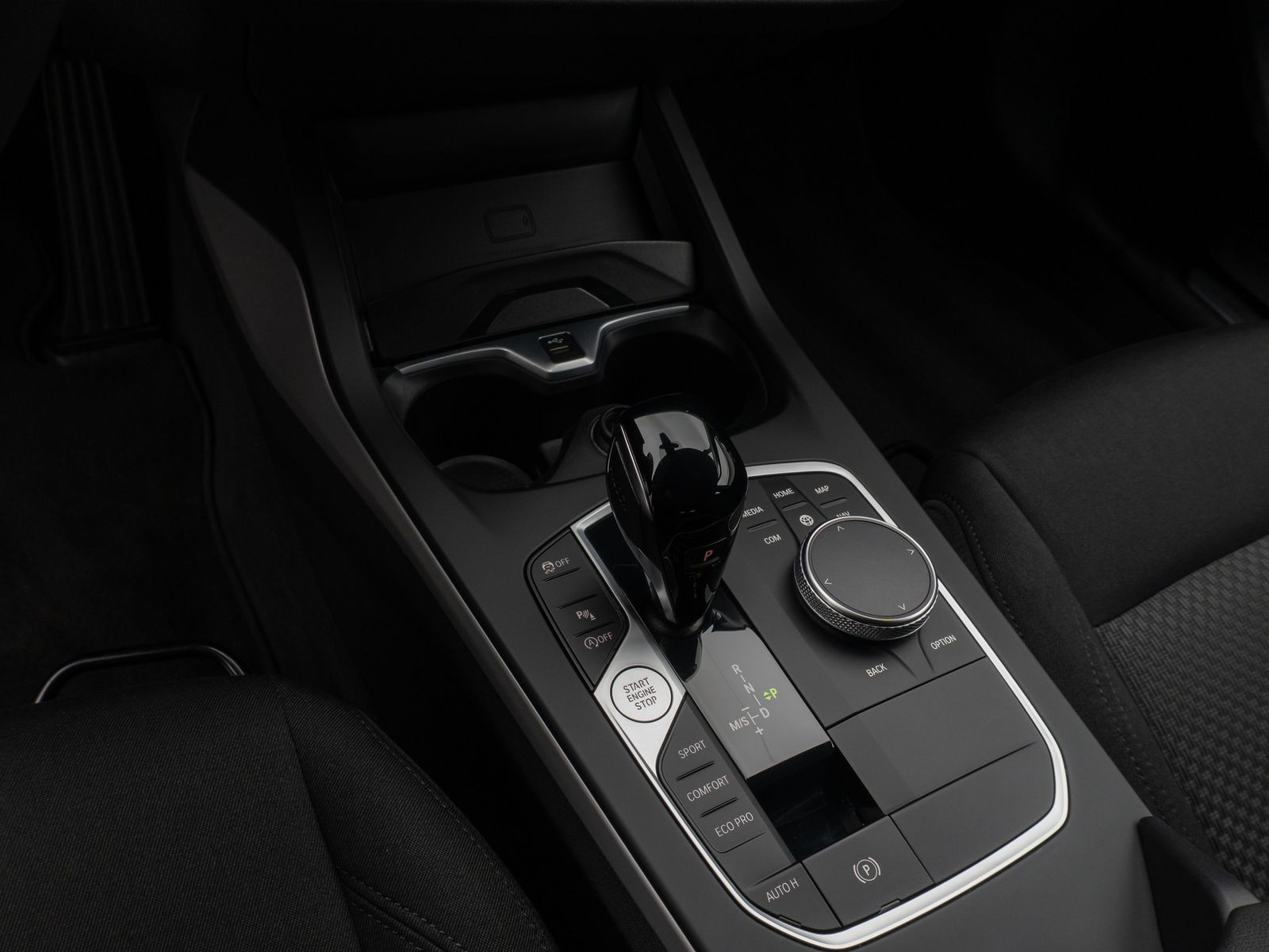 Fahrzeugabbildung BMW 118i GeschwindigReg Kamera DAB FernlichtAss LED