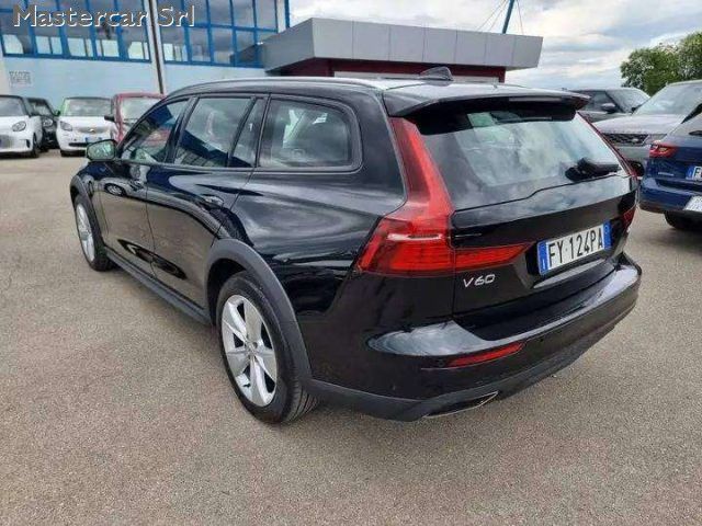 Volvo VOLVO V60 Cross Country 2.0 d4 Business Plus awd imagem 3
