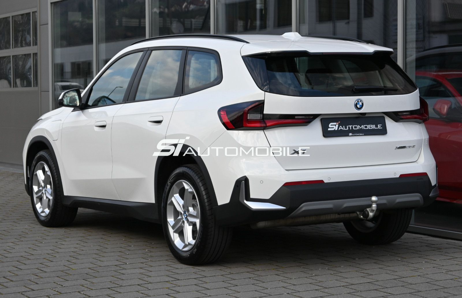 Fahrzeugabbildung BMW X1 xDrive25e Aut. °AHK°HEAD-UP°360°-KAM°MEMORY°