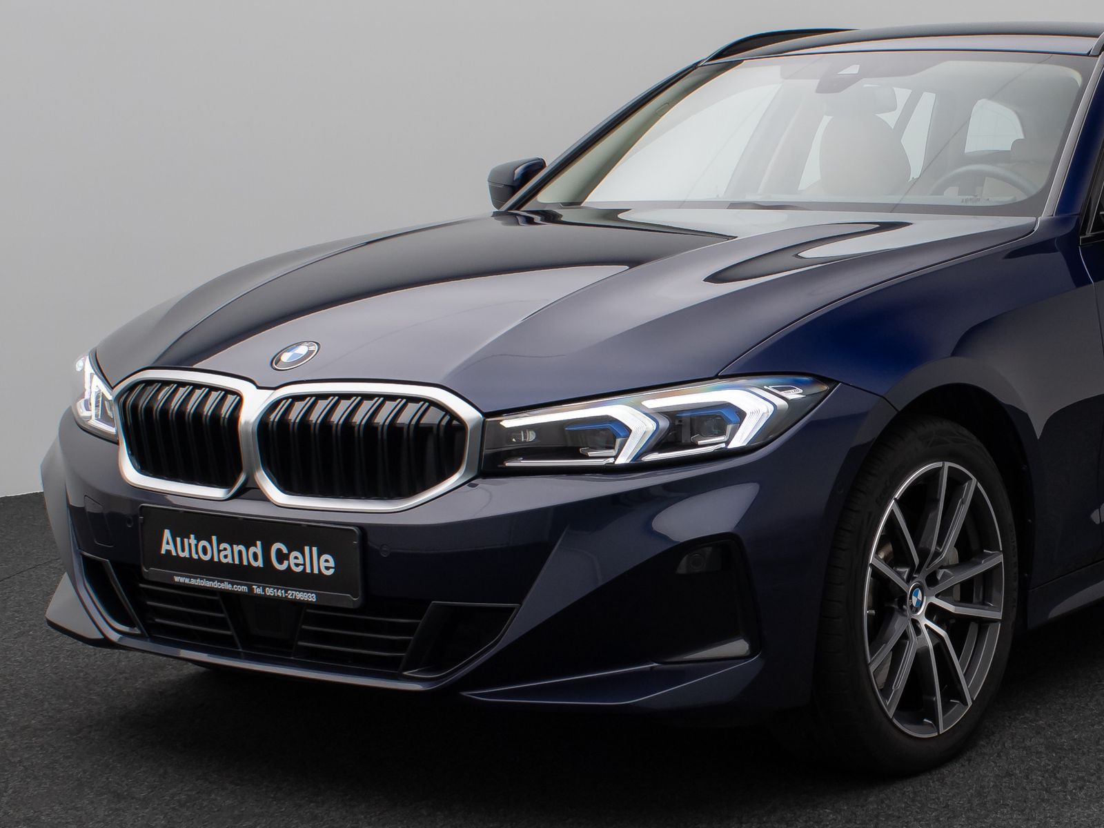 Fahrzeugabbildung BMW 330i xD Kamera DAB HiFi Leder Sportsitz Komfort