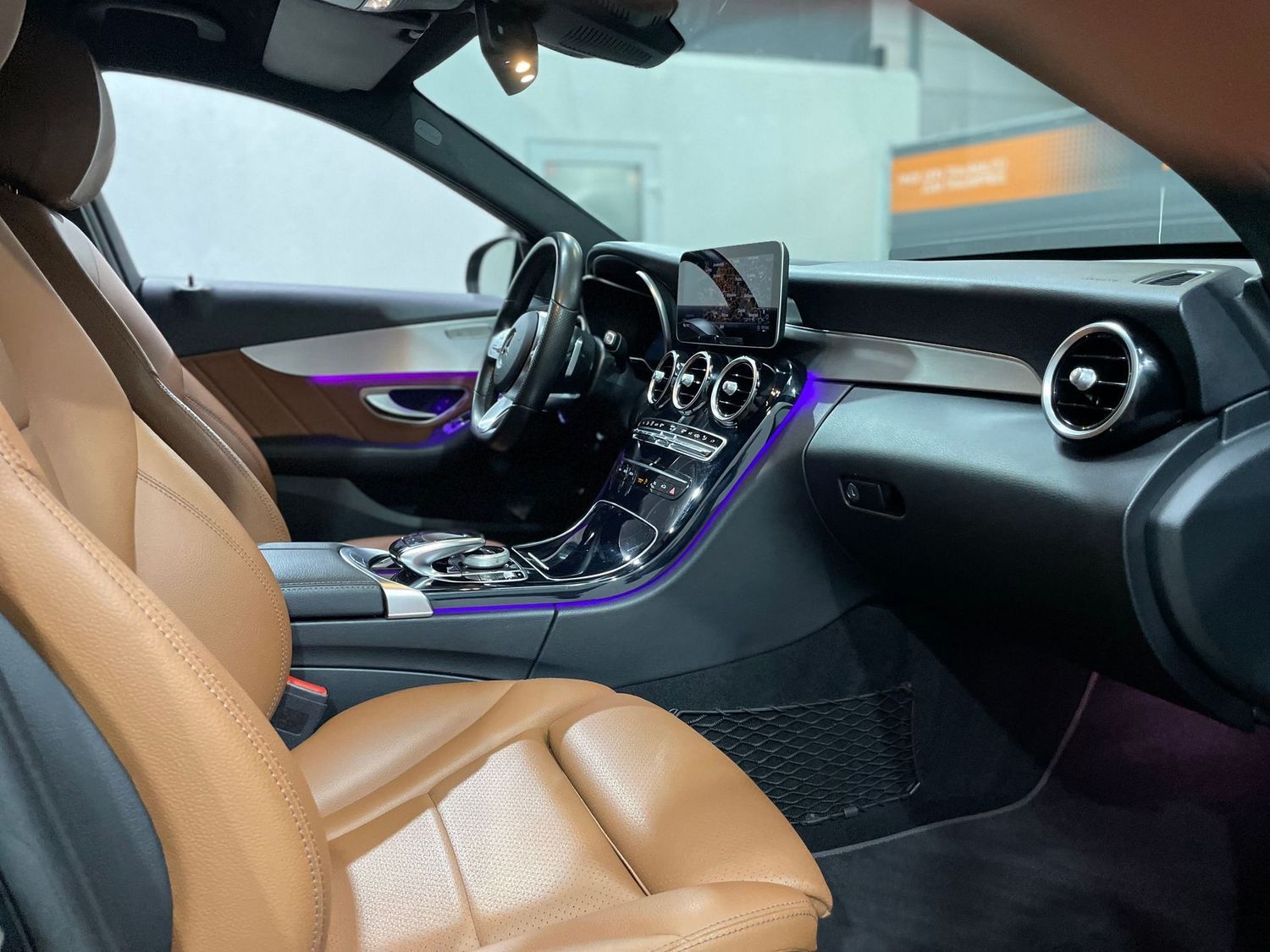 Fahrzeugabbildung Mercedes-Benz C 300 T AMG Night#LED#Mbux#360°#M-Beam#Burmester