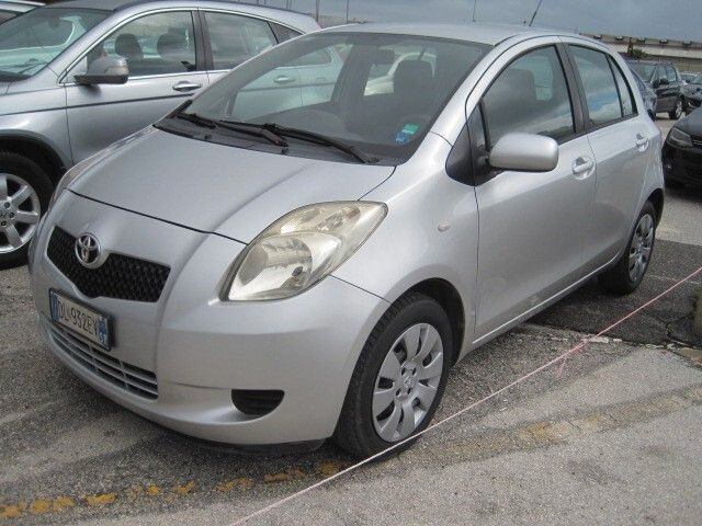 Toyota Yaris 1.0 5 porte Now