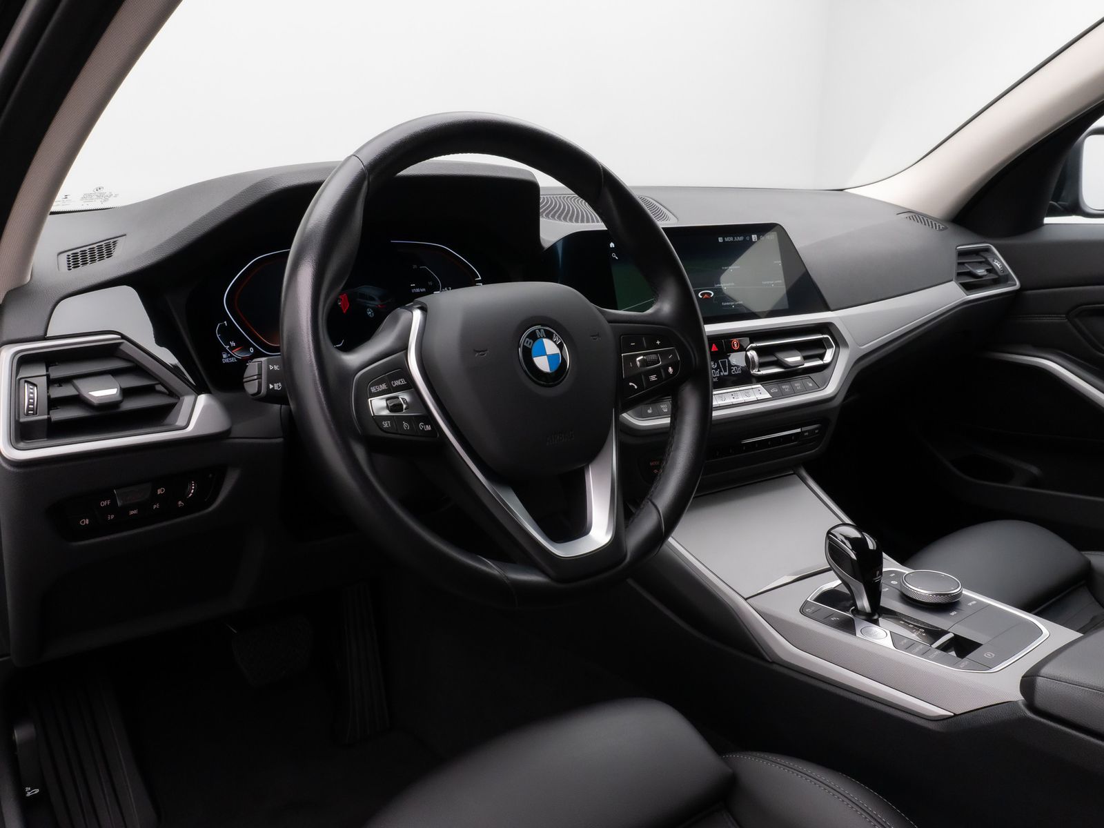 Fahrzeugabbildung BMW 318d DAB PDC Alarm Geschwindigkeitsreg Sport LED