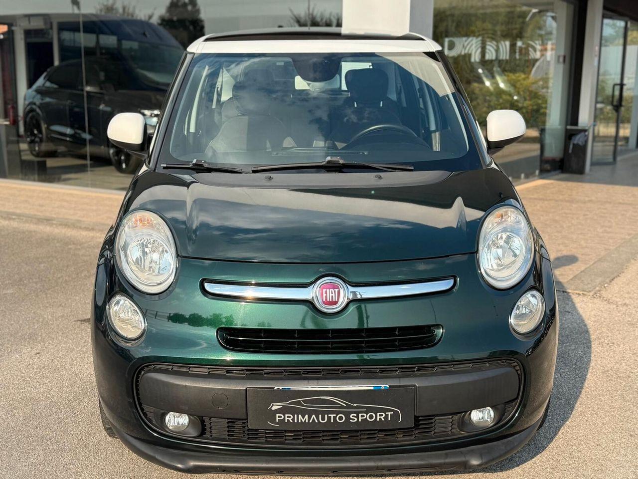 Fiat 500L 2015 — rear view