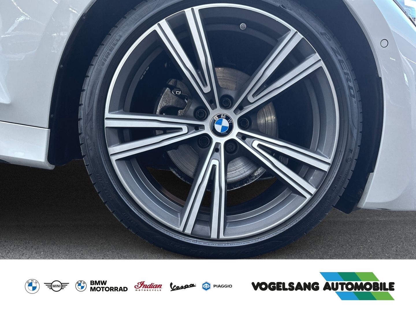 Fahrzeugabbildung BMW 320 d xDrive Touring M Sport Park-Assistent