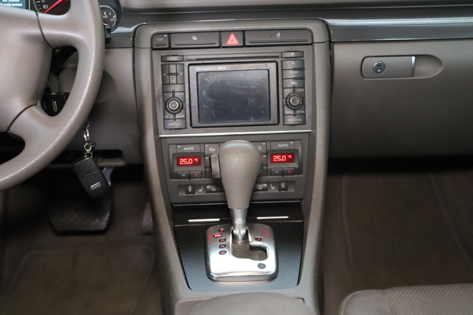 Fahrzeugabbildung Audi A4 1.8 T * HU/AU bis 05.2027 * Xenon * Navi