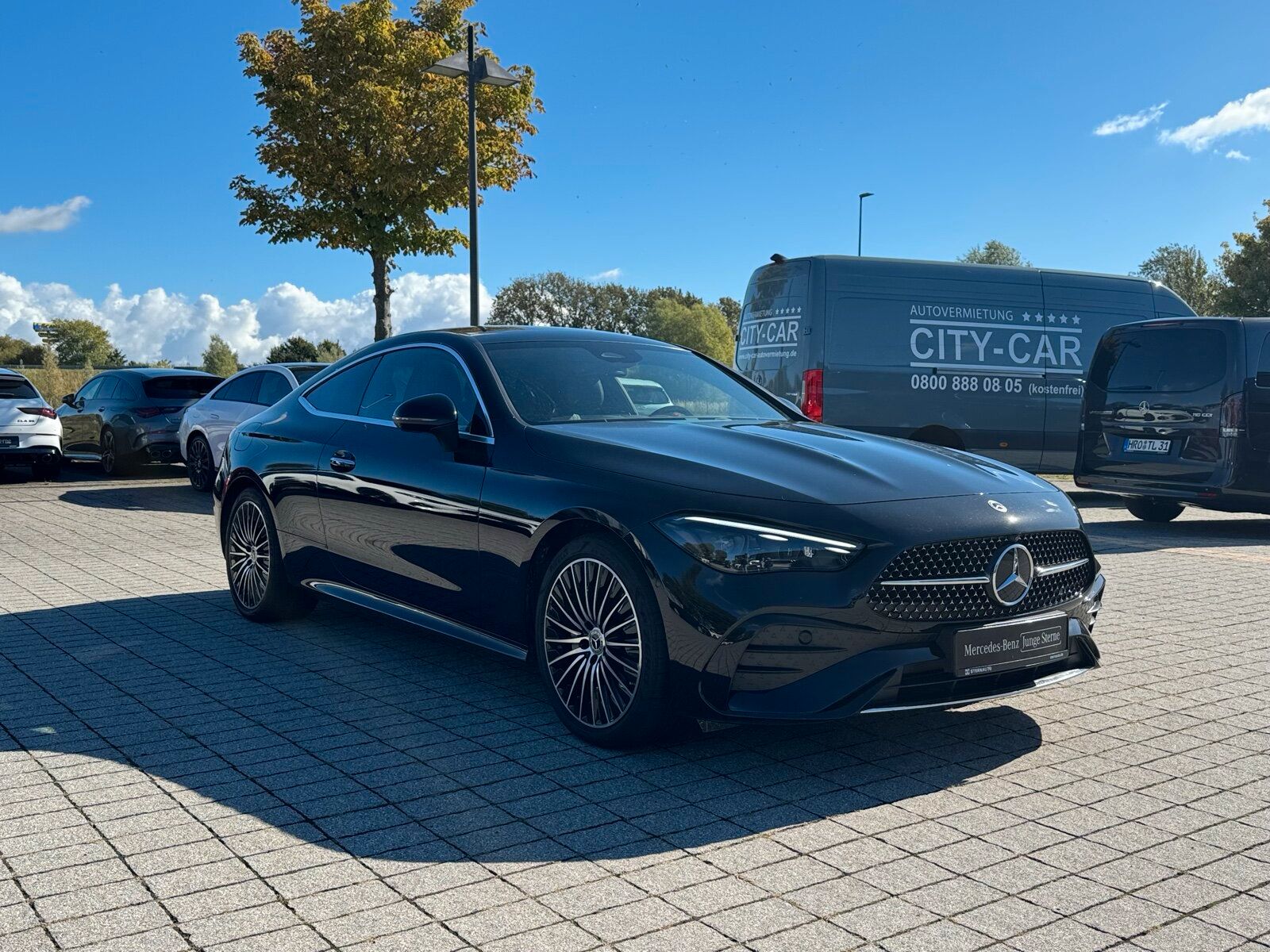 Mercedes-Benz CLE 200 Coupé AMG PanoD 360K Distr Sound Digital imagem 3