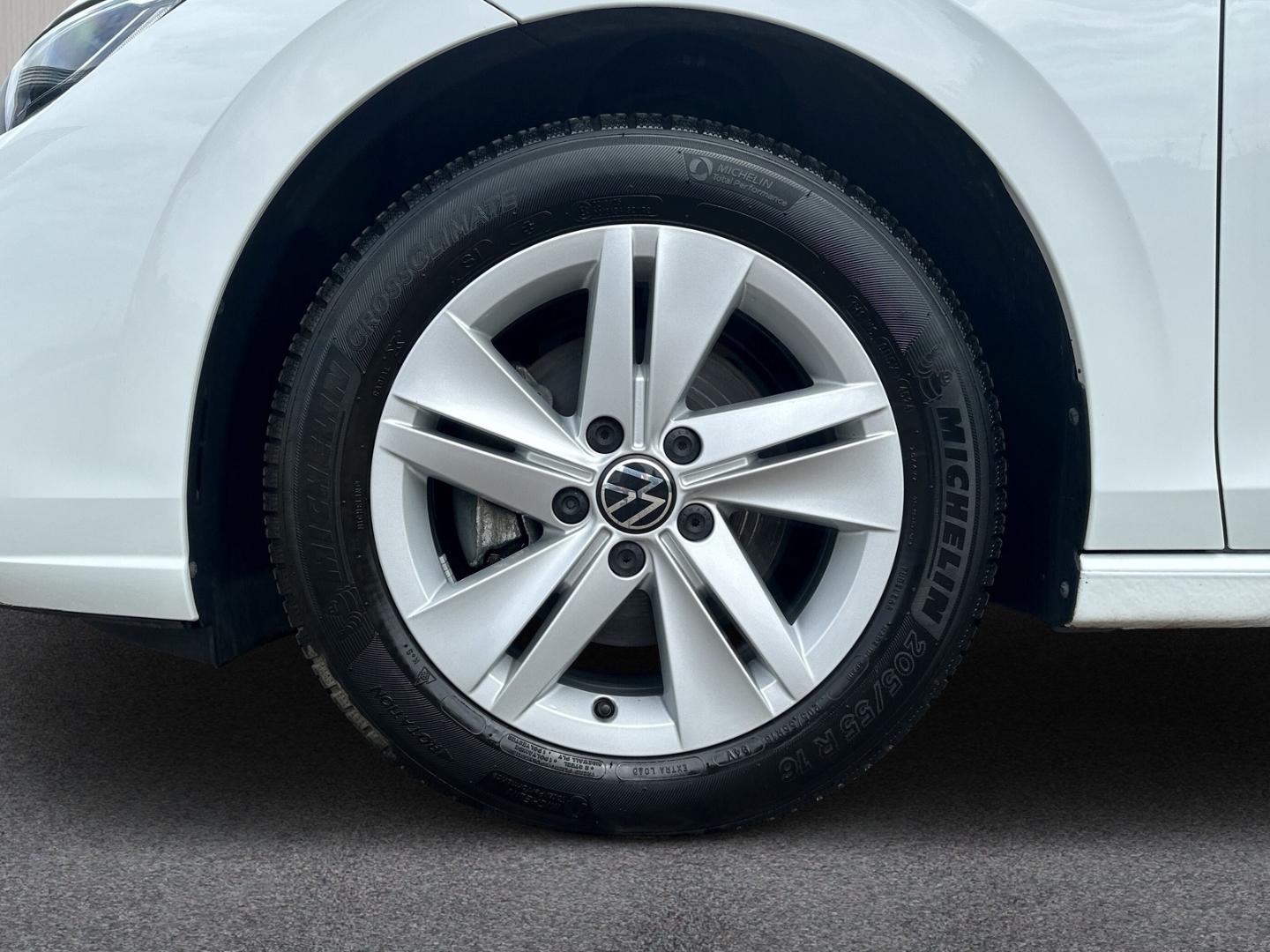 Volkswagen Golf VIII 1.5 TSI Life LED ACC SHZ PDC VirtCock, миниатюра 11