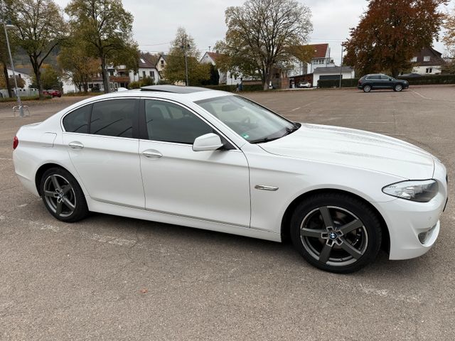 BMW 520d Aut.+FullService+GSHD+AHK+Navi+Xenon