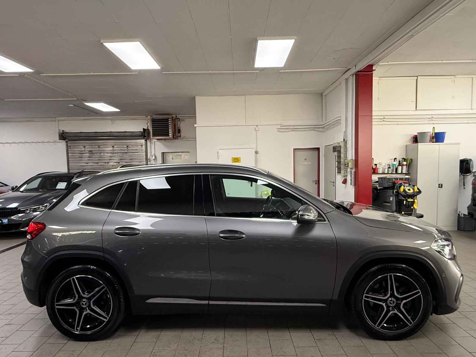 Mercedes-Benz GLA 220 d*AMG-LINE*AHK*MBUX*19 ZOLL*PARK-ASSIST*