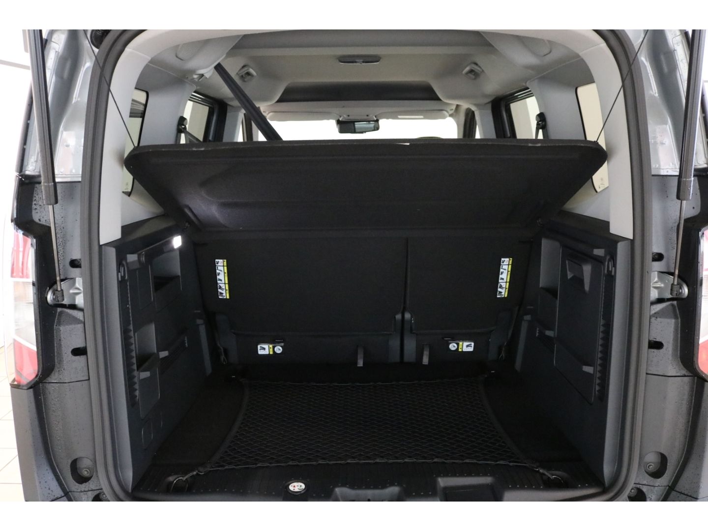 Fahrzeugabbildung Ford Tourneo Courier Active Navi ACC DAB SHZ LenkradH