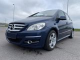 Mercedes-Benz B -Klasse B 200 Automatik Navi - Mercedes-Benz B 200 mit Benzin-Antrieb: Navigationssystem, Kombi, Automatik