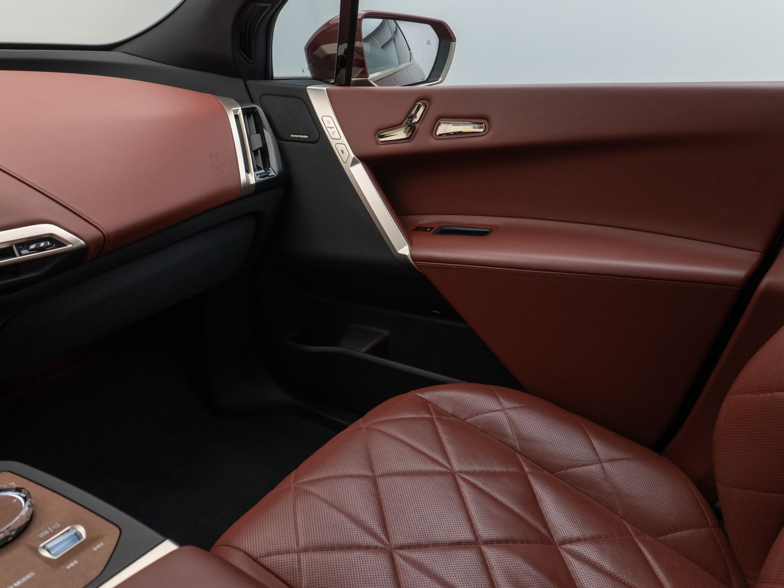 Fahrzeugabbildung BMW iX xD50  Sport Pano Sky-Lounge 360°Laser SoftCl