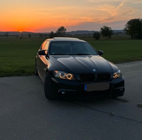 BMW 320i Edition Sport LCI M-Paket XENON