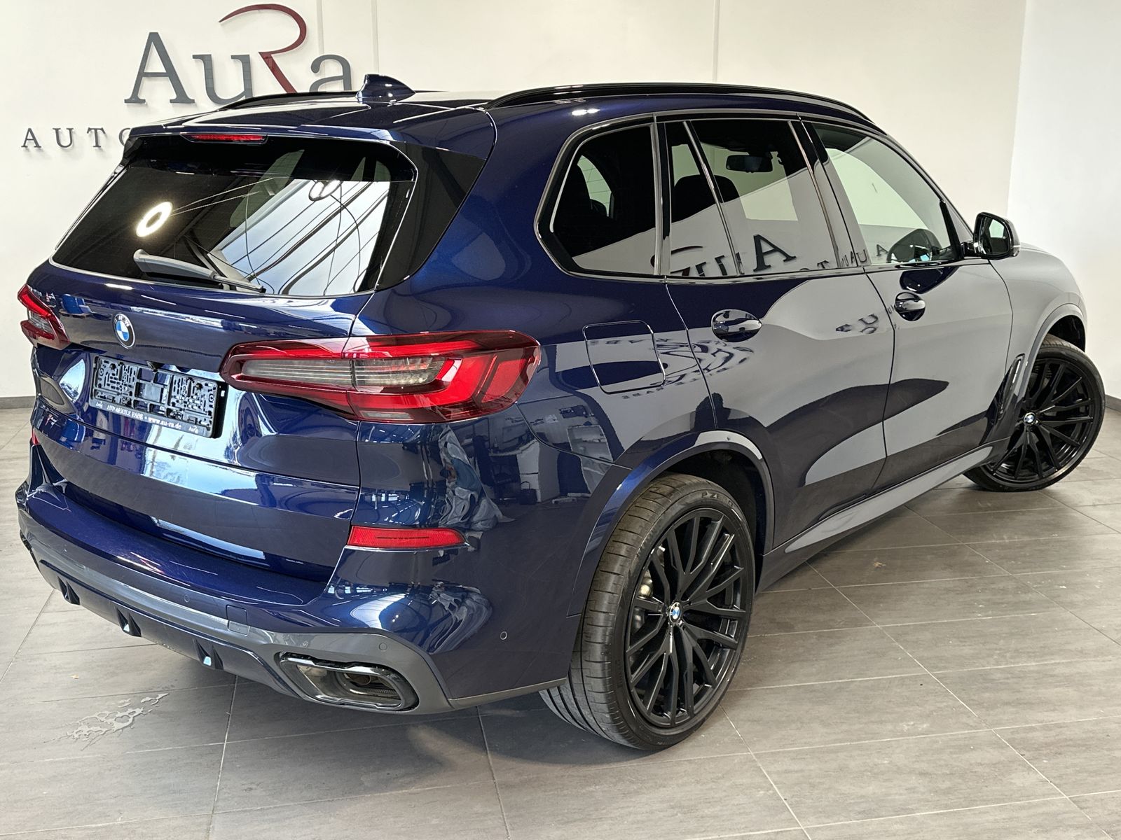 Fahrzeugabbildung BMW X5 M50i NAV+LED+ACC+HEAD-UP+360°+STANDHZG+22ZOLL