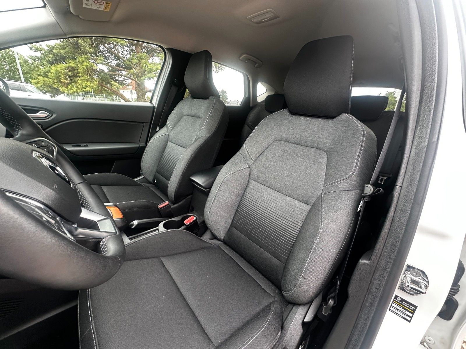Fahrzeugabbildung Renault Captur II Navi / Klimaautomatik / Top