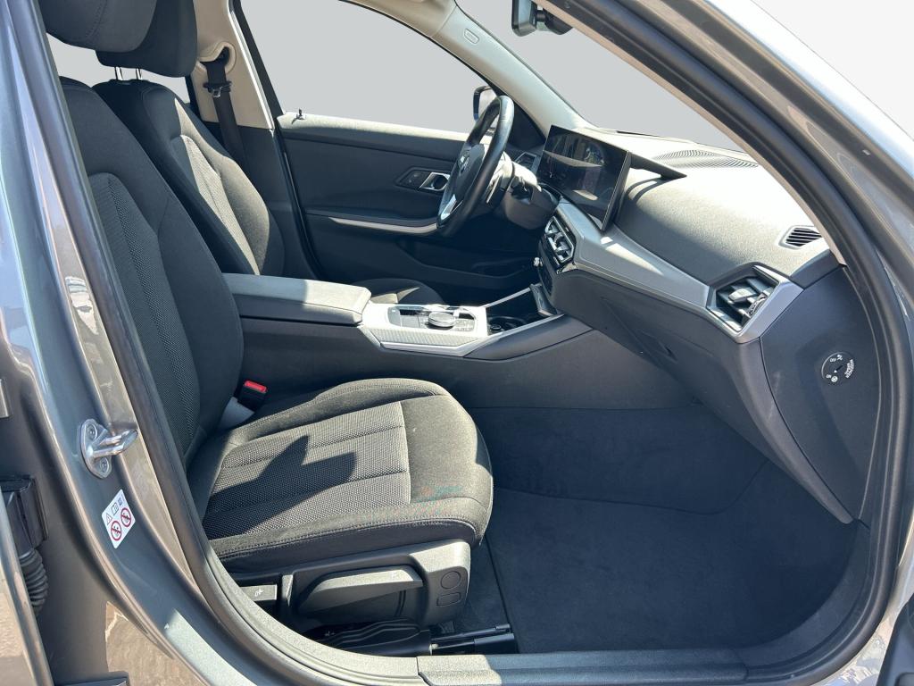 BMW 318 i Touring Aut., миниатюра 12
