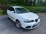 Seat Ibiza 1.4 L ( Wasserpumpe defekt ) - Seat Ibiza aus 2012 mit Benzin-Antrieb: Kleinwagen, 1.4