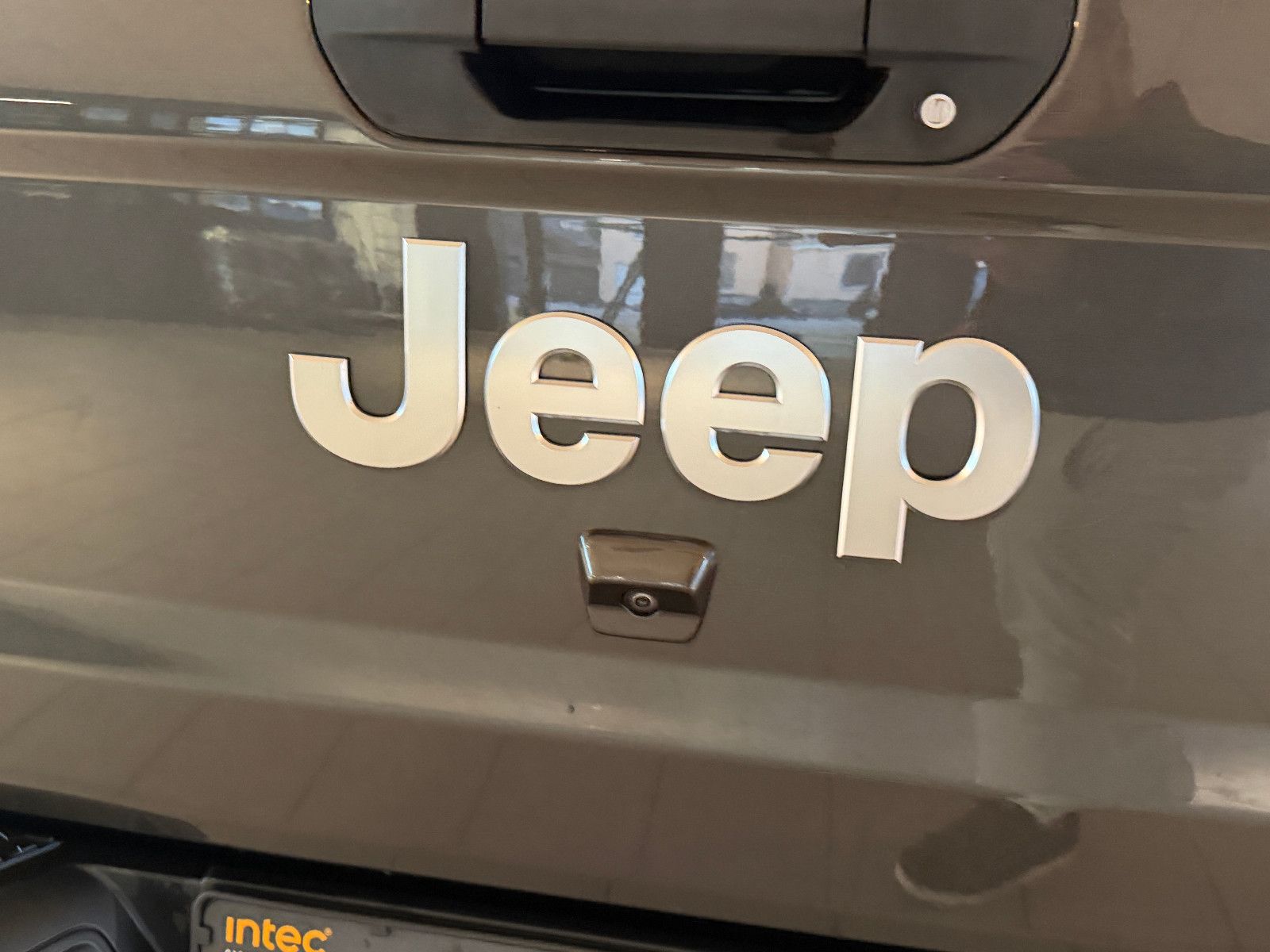 Fahrzeugabbildung Jeep Gladiator Overland 4WD/VOLL/NEUWAGENZUSTAND/