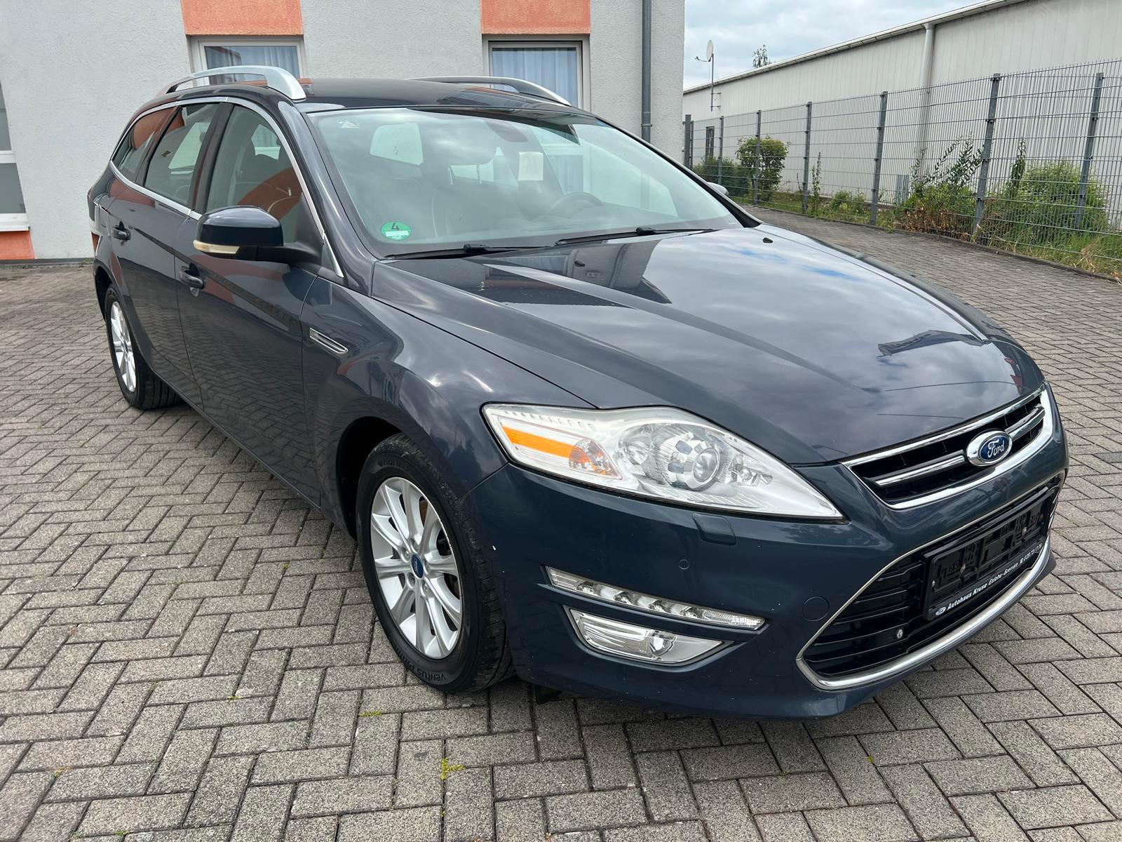 Ford Mondeo 2011 — rear view